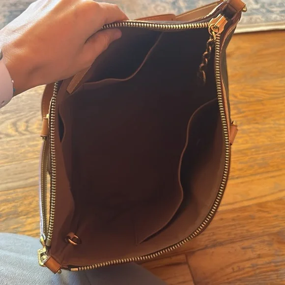 Gently used authentic Louis Vuitton handbag - Picture 7 of 7